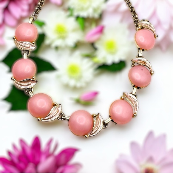 Vintage Jewelry - Pretty In Pink Vintage Thermoset Lucite Necklace